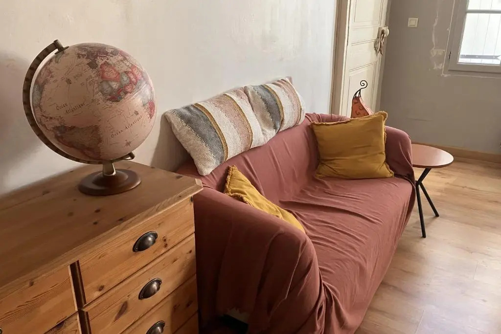 Superb 90m With Wifi Located In Avignon!