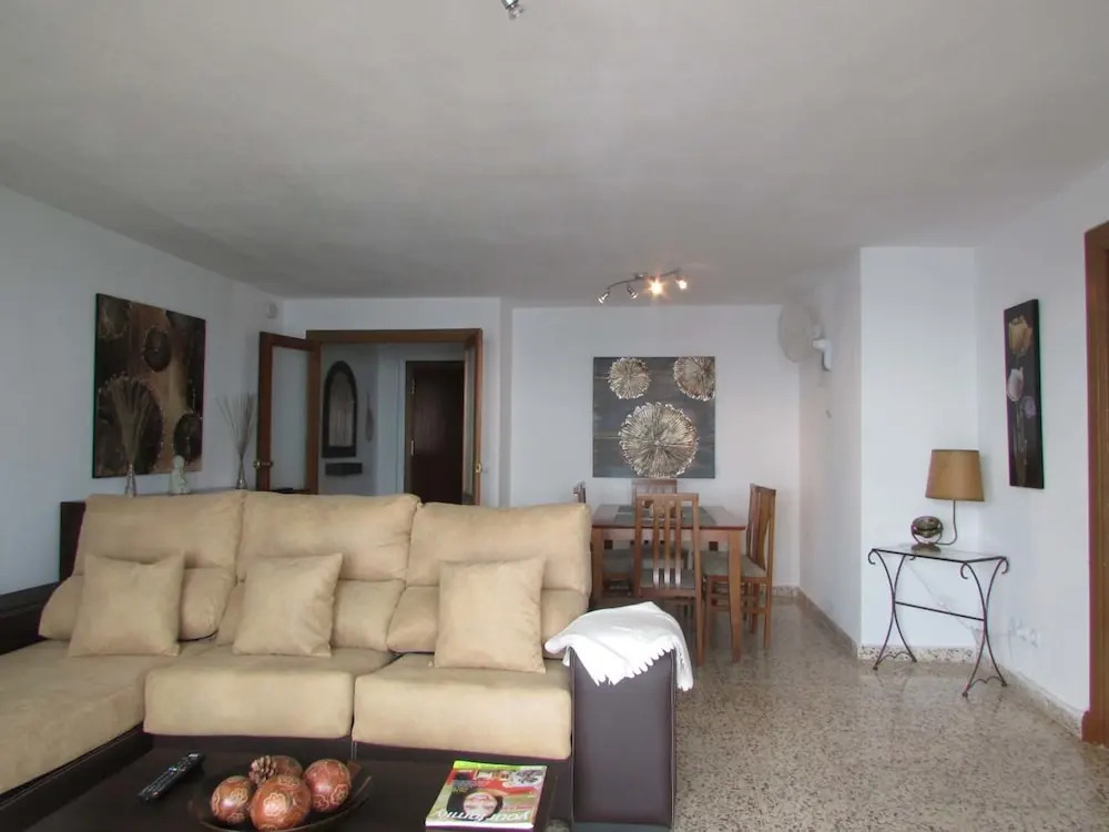 4 Bedrooms Seaview Apartment