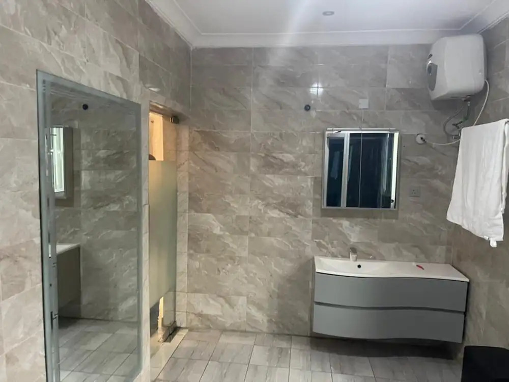 Lovely nb 3-bed House in Opebi
