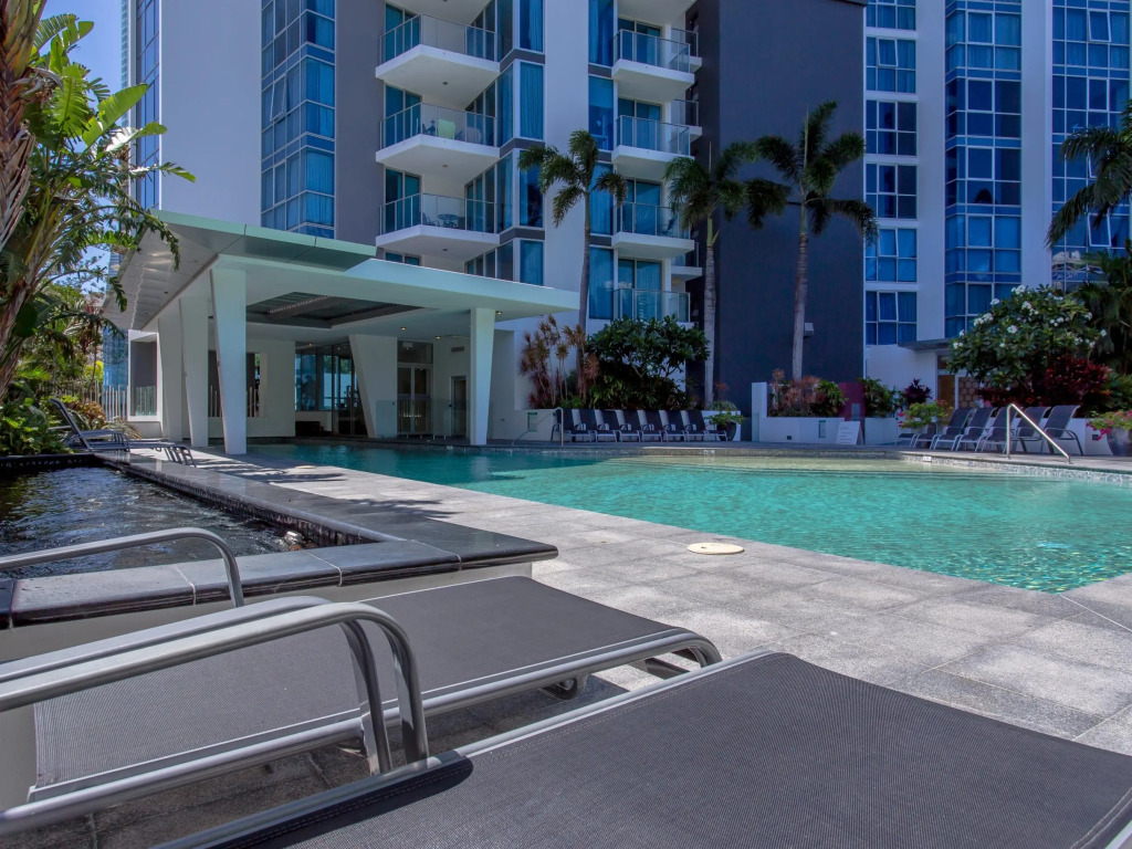 Artique Surfers Paradise - Official
