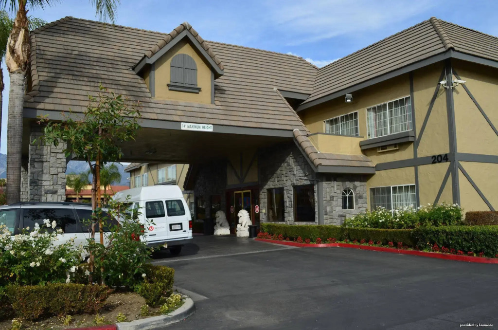 Folk Inn Ontario Airport
