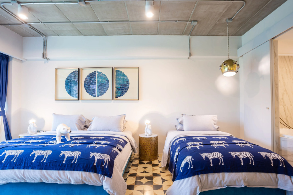 River Art Hotel