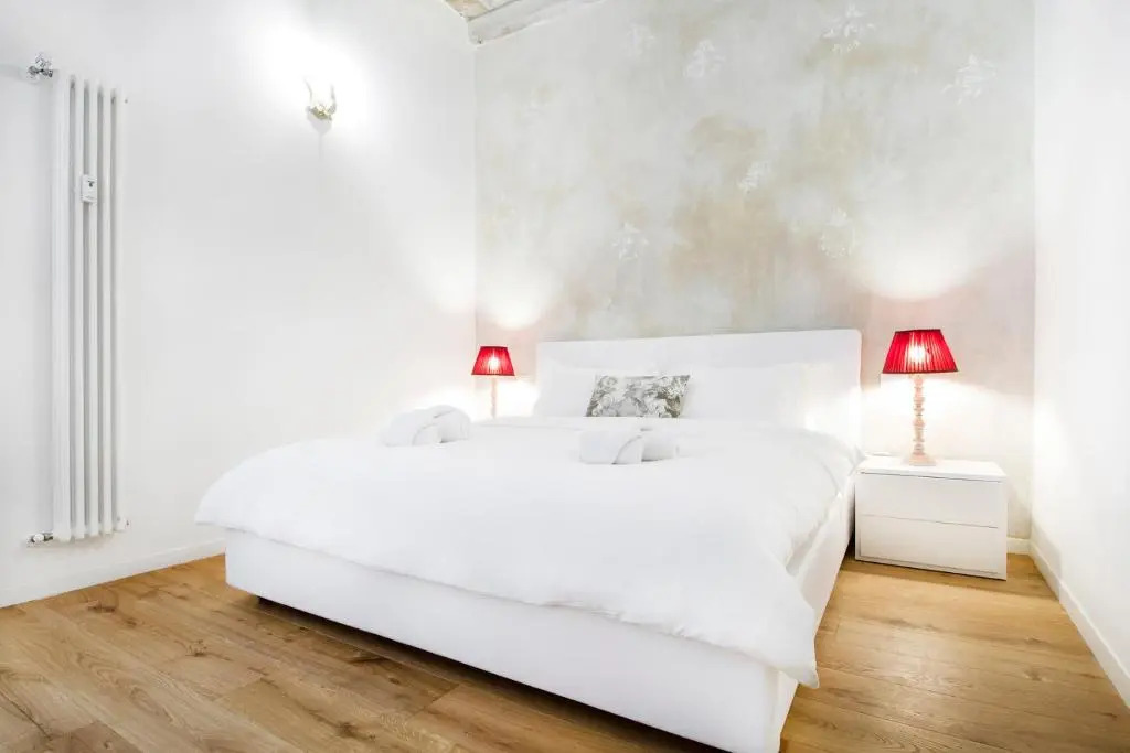 GetTheKey San Vitale Apartment