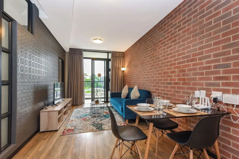 Easy Stay-One Rosebank