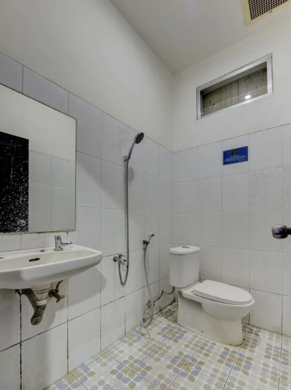 Zaara Guest House Syariah by OYO Rooms