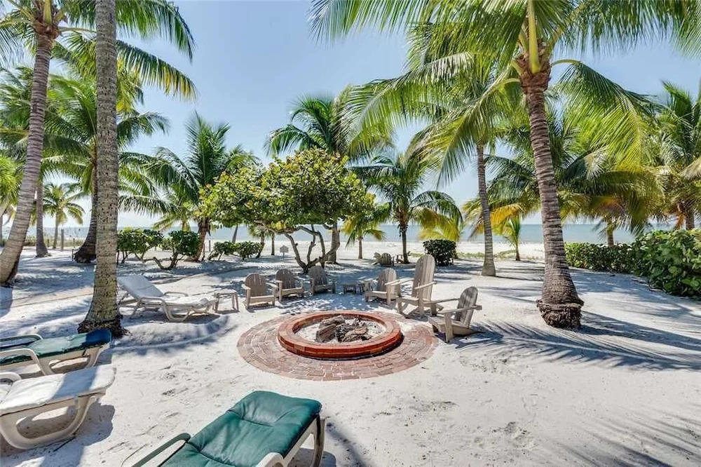 Tropical Bliss - One Bedroom Home