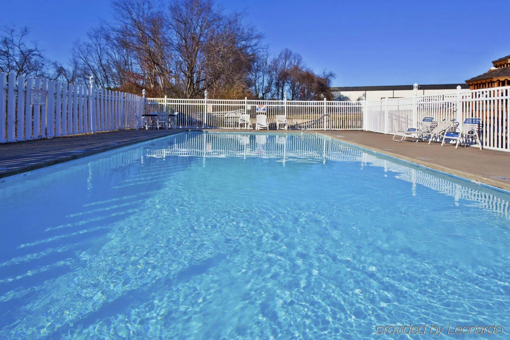 Holiday Inn Express Hotel & Suites Spence Lane by IHG