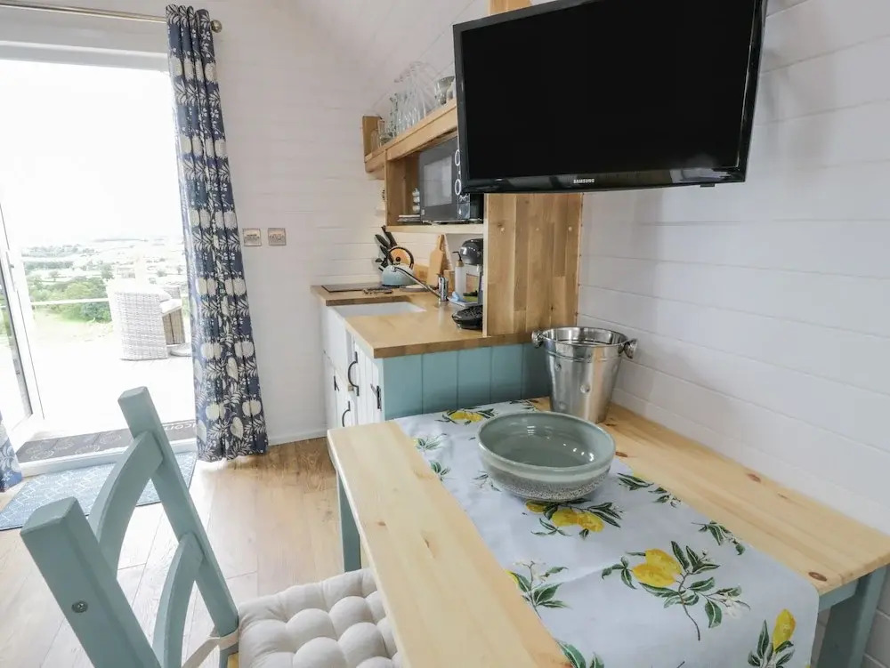 Laird Lodge 2