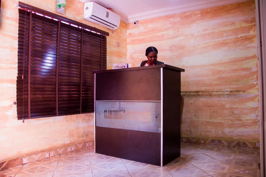 Glass House Suites Annex