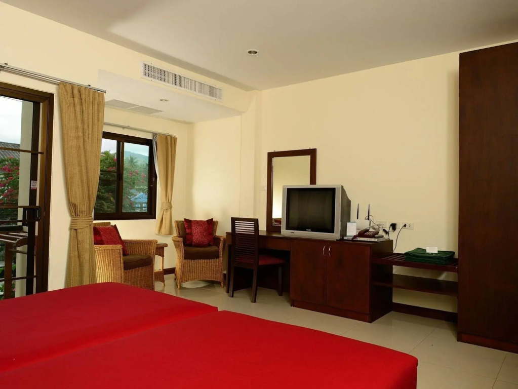 Kamala Beachfront Apartment