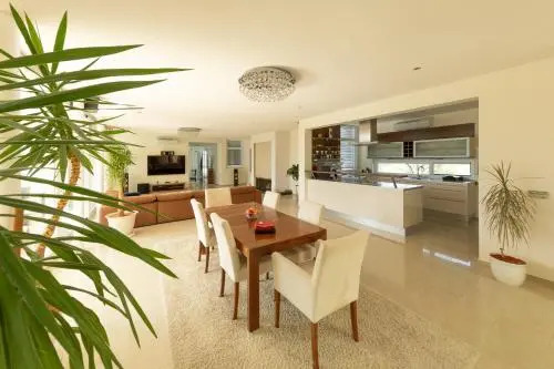 Country Lake Villa