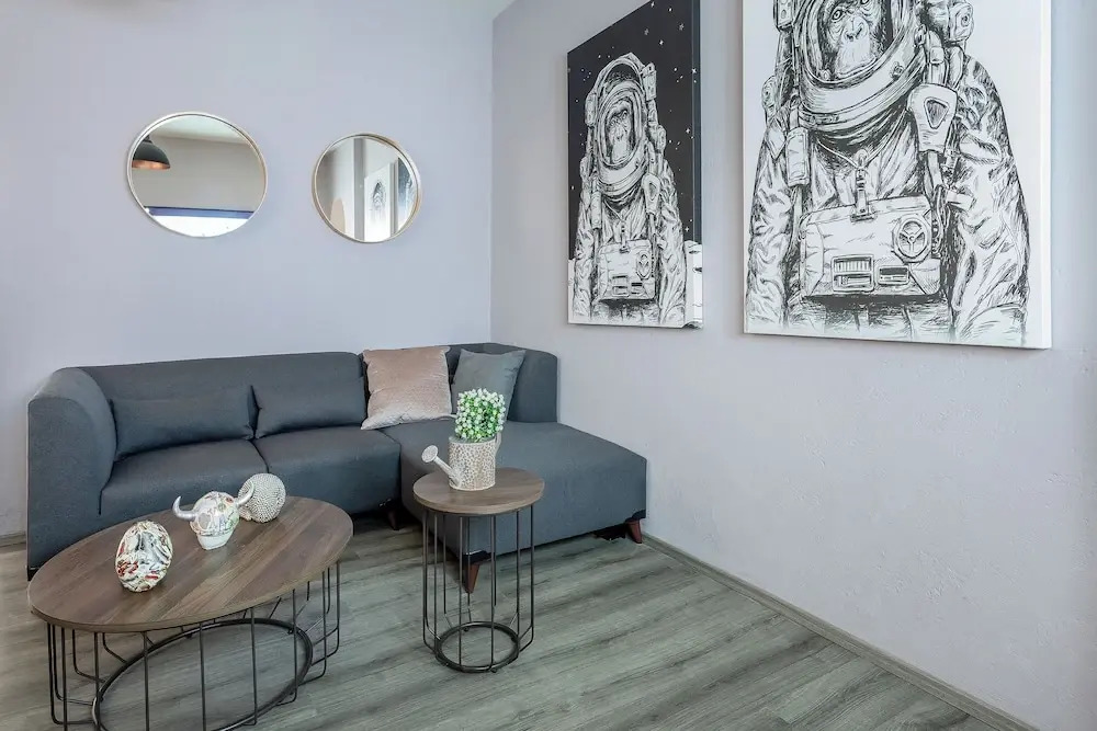 Luxury in the Heart of Roma - Elevator - Sleeps 7