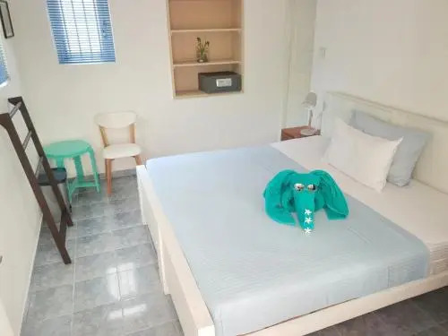 Neelas Beach Inn