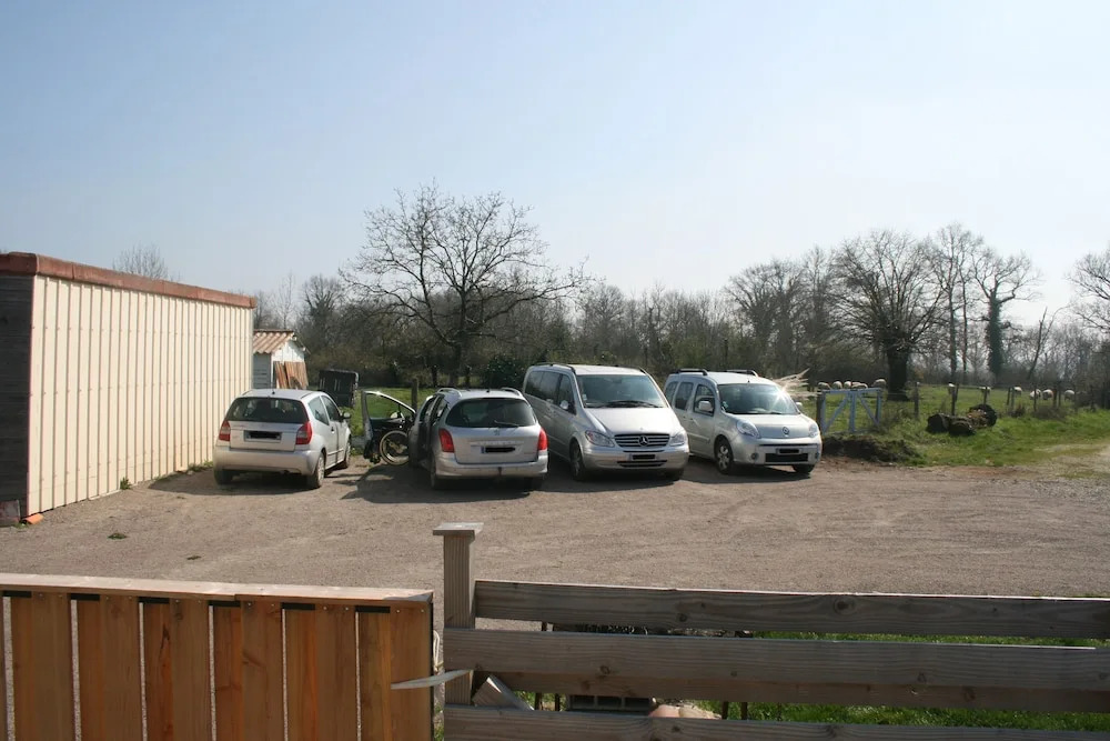 LES GALAINES