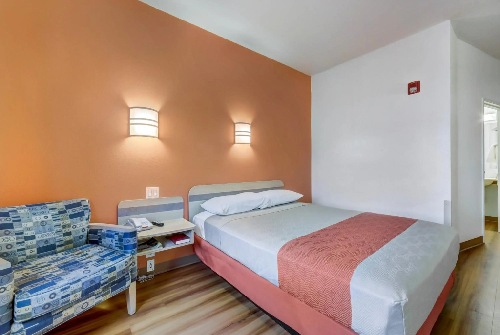 Motel 6-Roseburg, OR