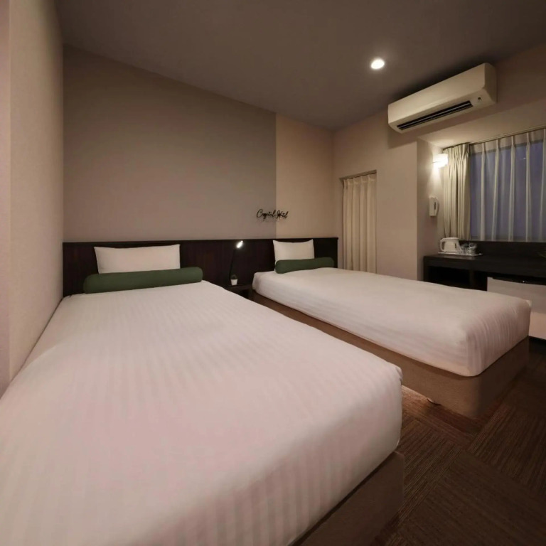 Nipponbashi Crystal Hotel