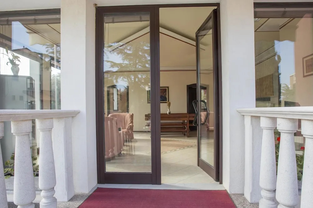 Villa Rose 2