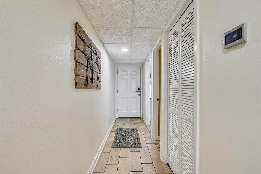 Sugar Beach A6-Lovely 4 bedroom 3 bath Condo. Sleeps 11. Free Beach Chairs 2021! 4 Condo by RedAwning