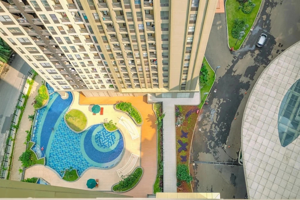 Comfortable 1Br With Extra Room At Transpark Cibubur Apartment