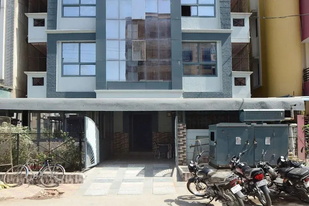 Oyo 28677 Hotel Jeevisha Inn