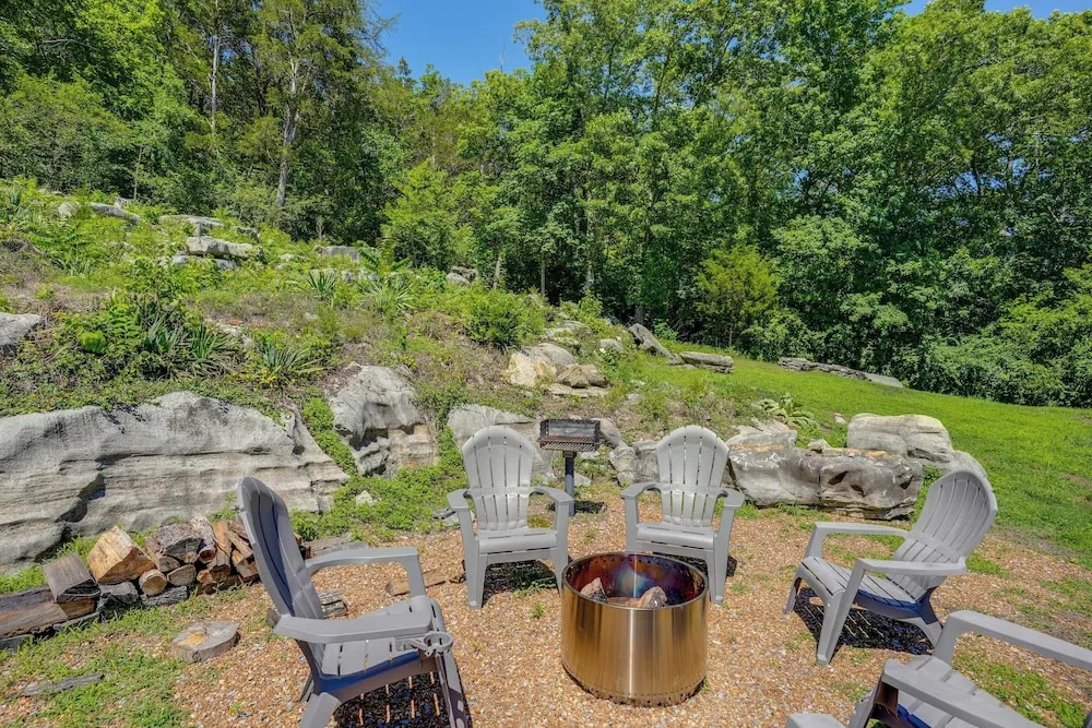 Wooded Escape w/ Beautiful Backyard + Mtn Views!