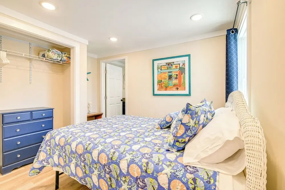 Walk to Ocean: Myrtle Beach Home w/ Screened Porch