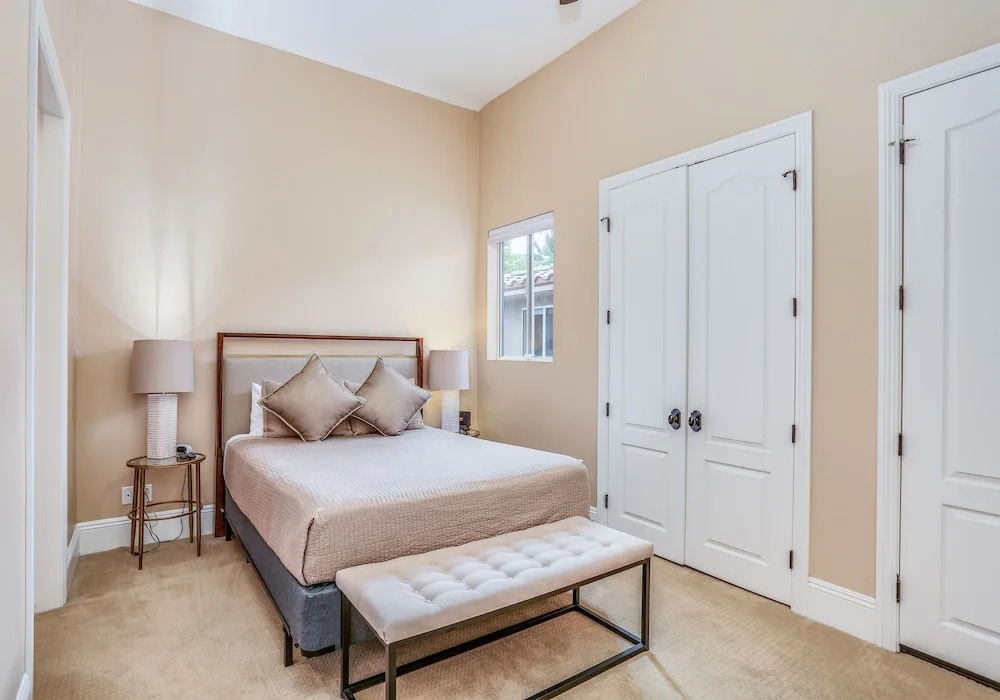 333 Valmonte Sur Home 5 Bedrooms 5.5 Bathrooms Home