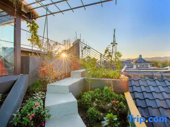 Kunming·Yunshan Pavilion · Yunman Flower Villa （Haigeng Dam Branch)