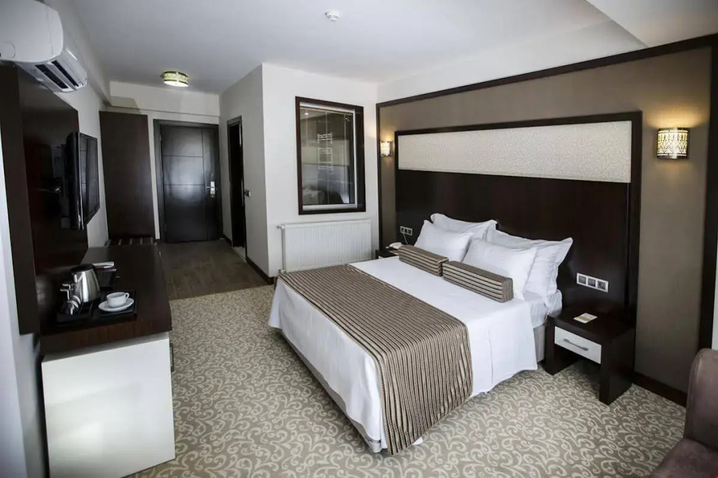 Lavin Hotel & Spa