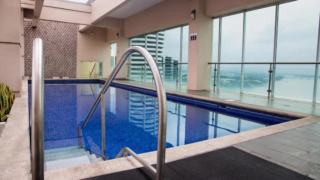 Riverfront I, piso 6, suite vista al rio, Puerto Santa Ana, Guayaquil