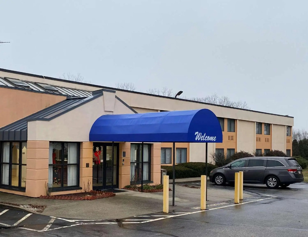 All Seasons Inn & Suites Smithfield Providence