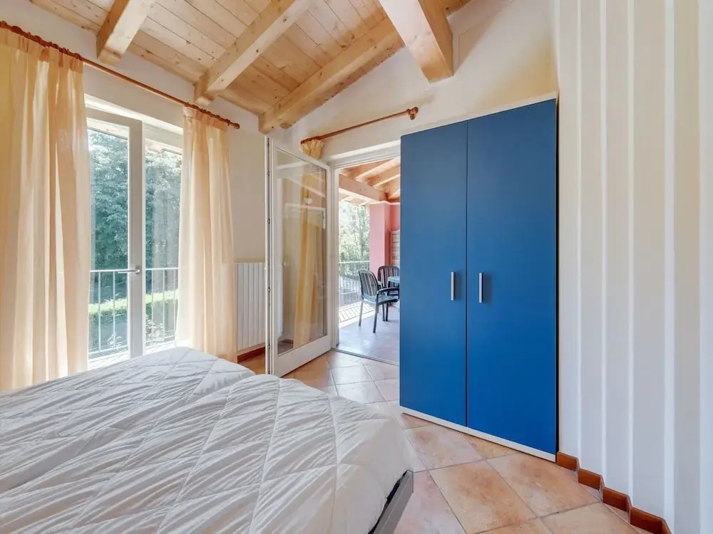 Apartment on Lake Idro With Pool