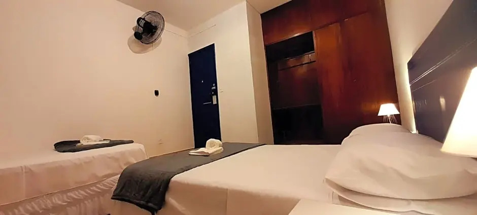 LÍAH Hostel & Suites
