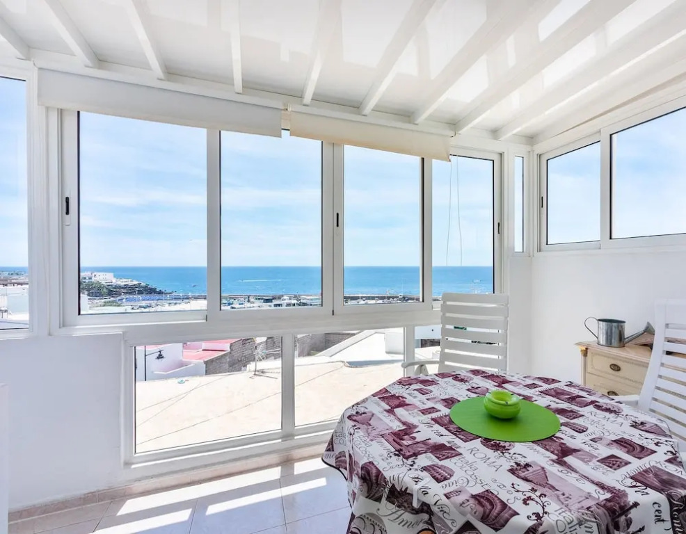 Sea Breeze the best view of Old town Harbour PDC