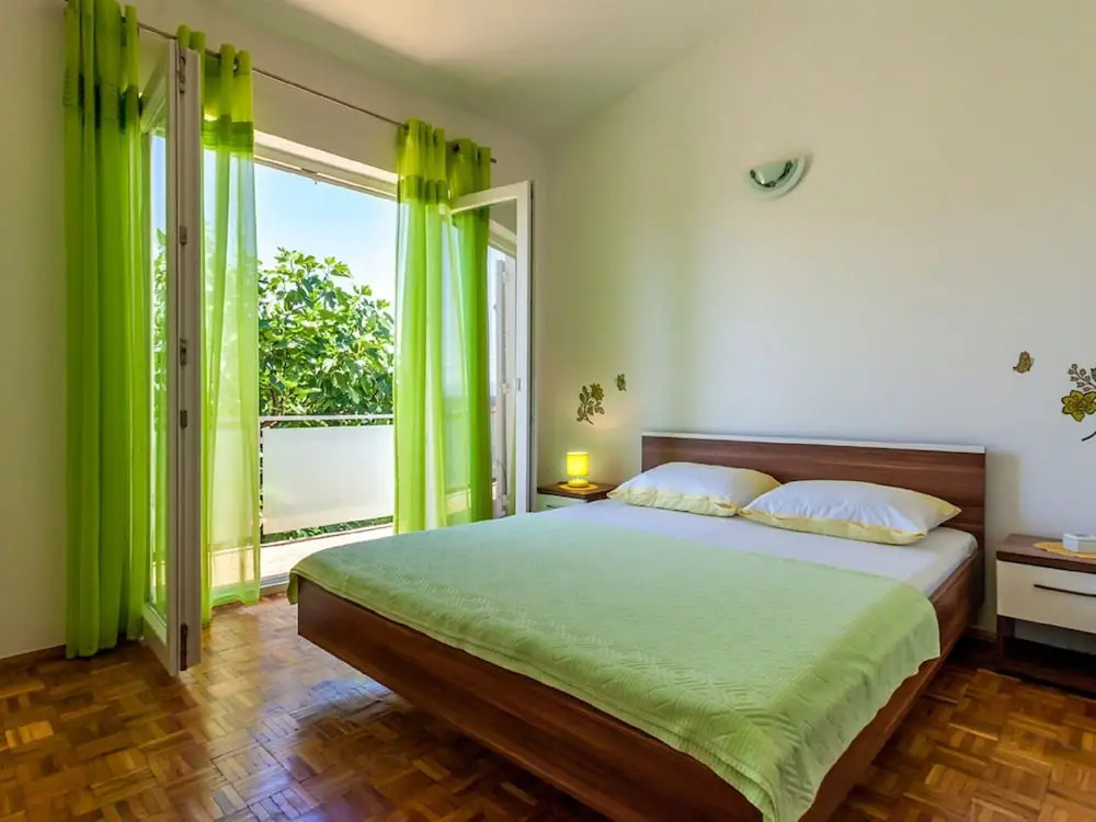 Balmy Apartment in Malinska Near Sea