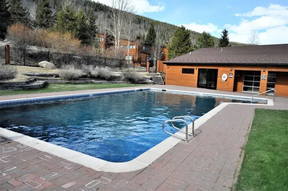 Tennis Townhome 2 Bed 2.5 Bath
