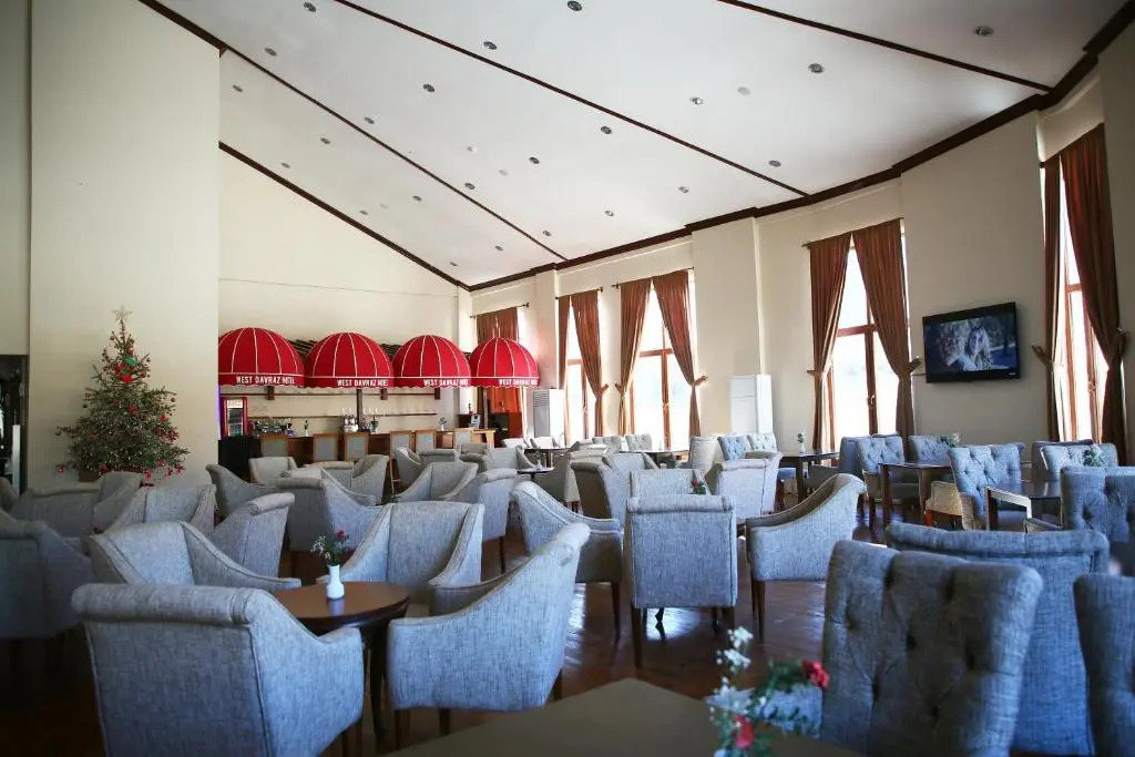 West Davraz Hotel