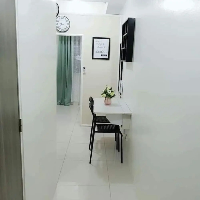 Staycation Taft Ave DLSU Green Res by darpm
