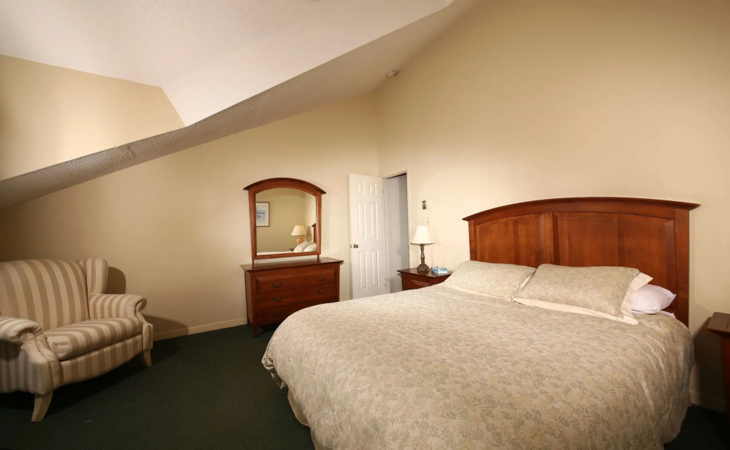 Sir Sam's Inn & Waterspa - Adults Only