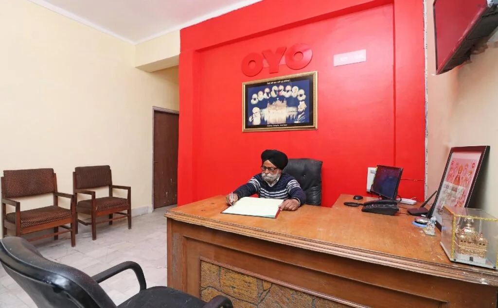 Royal Guest House By OYO Rooms