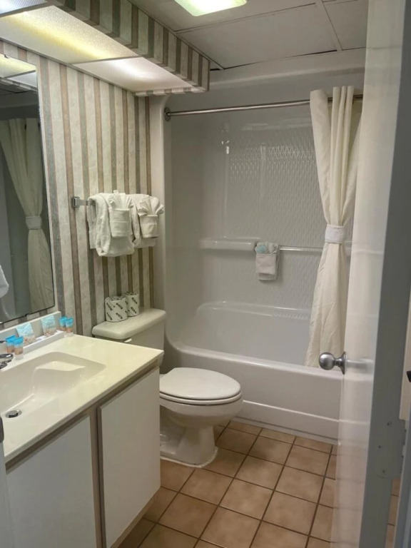 Spacious 2BD Condo in Atlantica Resort