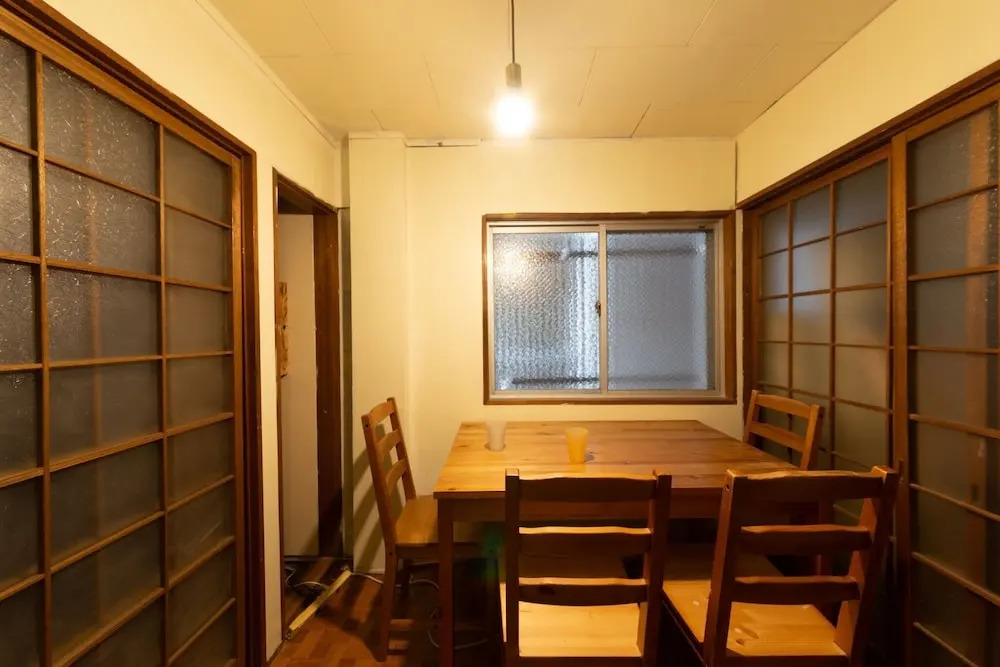TONARINO Backpackers Hostel Free Breakfast