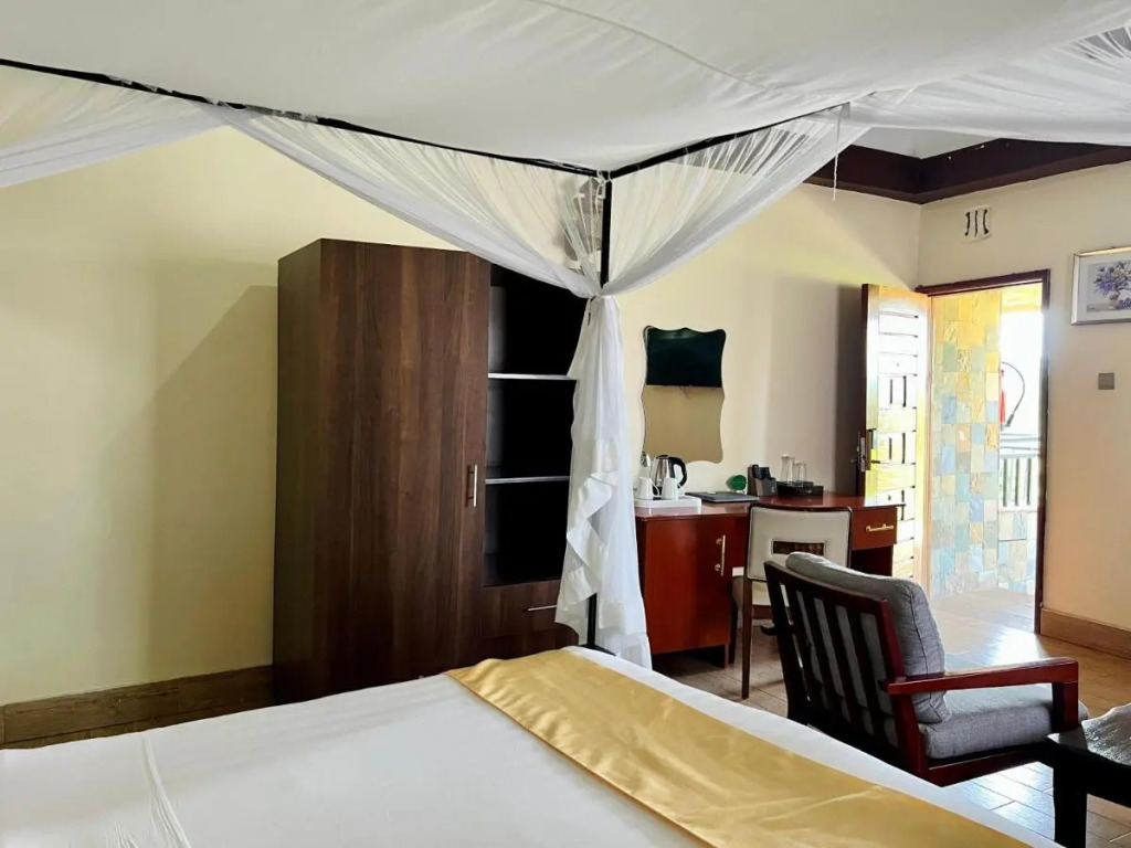 Nokras Riverine Hotel & Spa