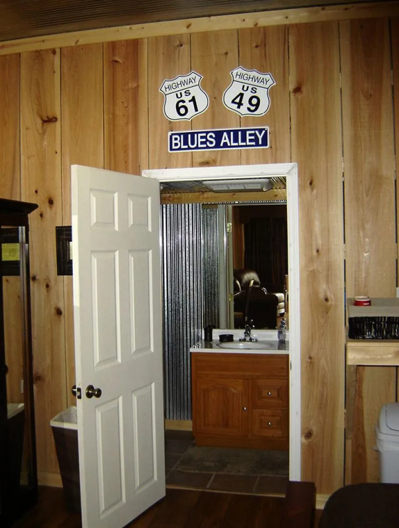 Bluestown Inn