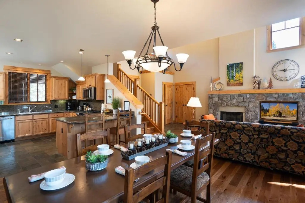 New Listing! Luxury 3 Bedroom Townhome in Old Greenwood-Walk to the Pavilion!