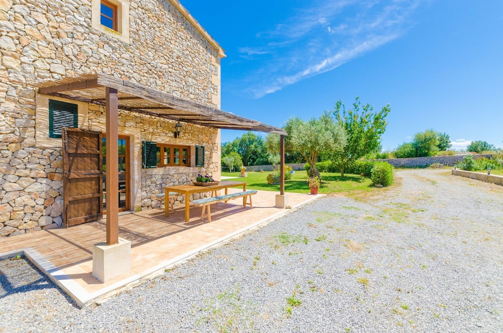 Angigal in Manacor With 4 Bedrooms and 3 Bathrooms