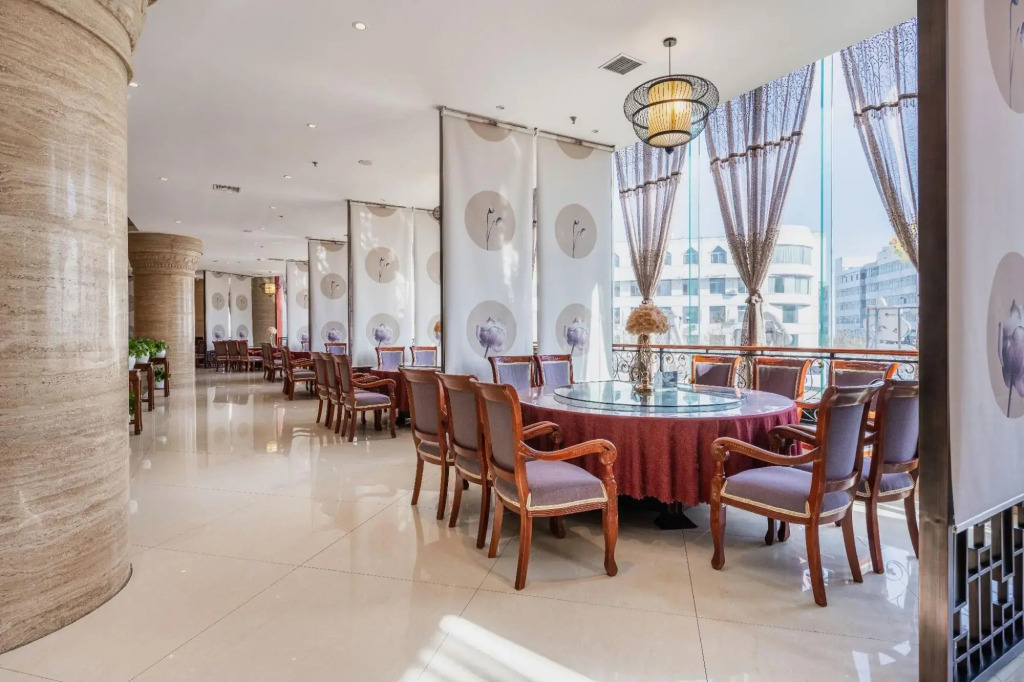 De He Hou Hotel