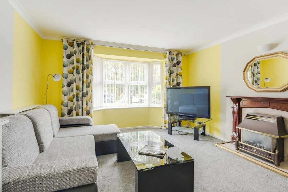 Spacious 3BR Bungalow in Liverpool