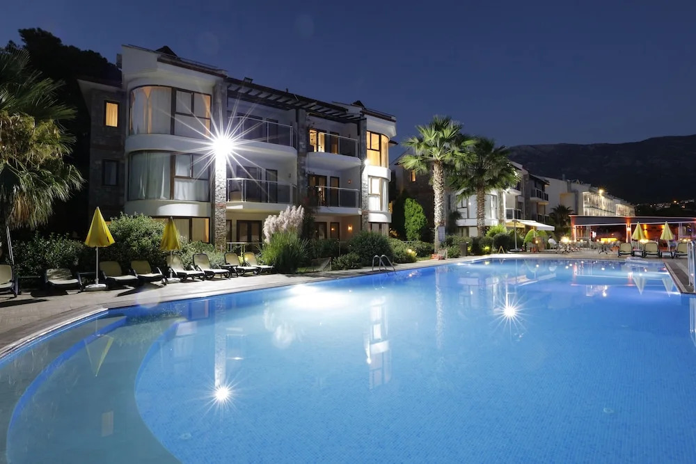 Tropical Deluxe Hotel