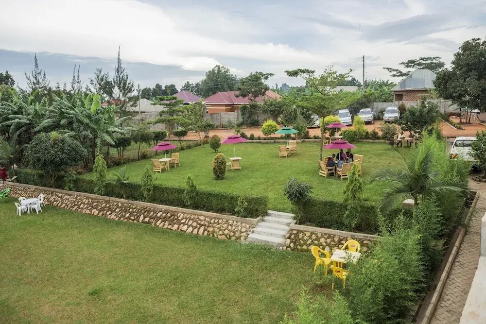 Triple Tee Gardens & Accomodation